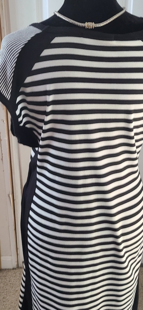 Short sleeve, mini dress